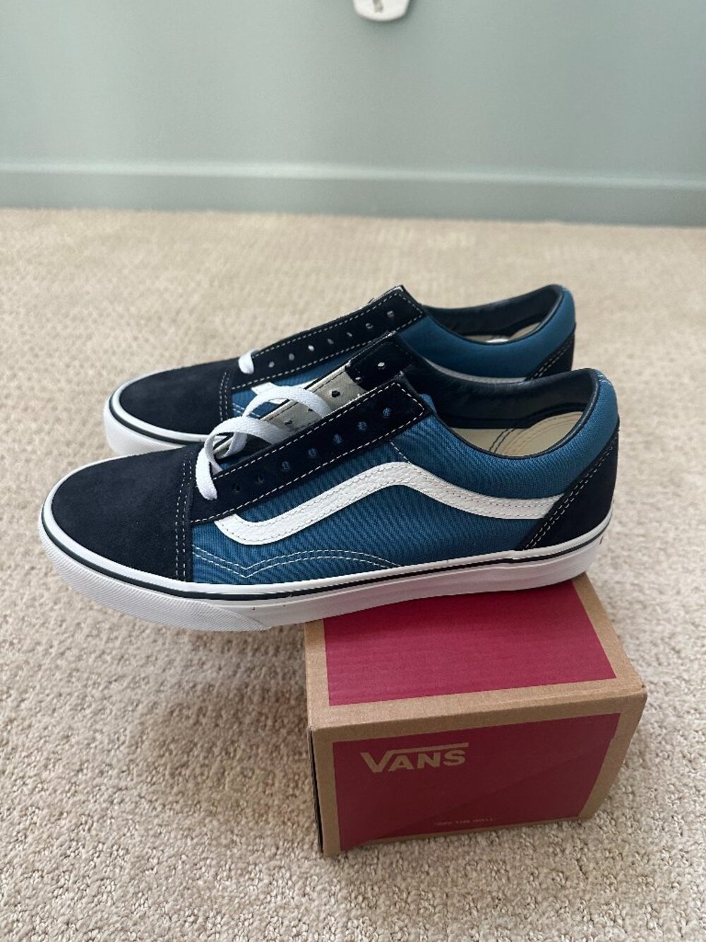 Vans Old Skool Navy Blue Skate Shoes Men’s 8 / Women’s 9.5 New In Box